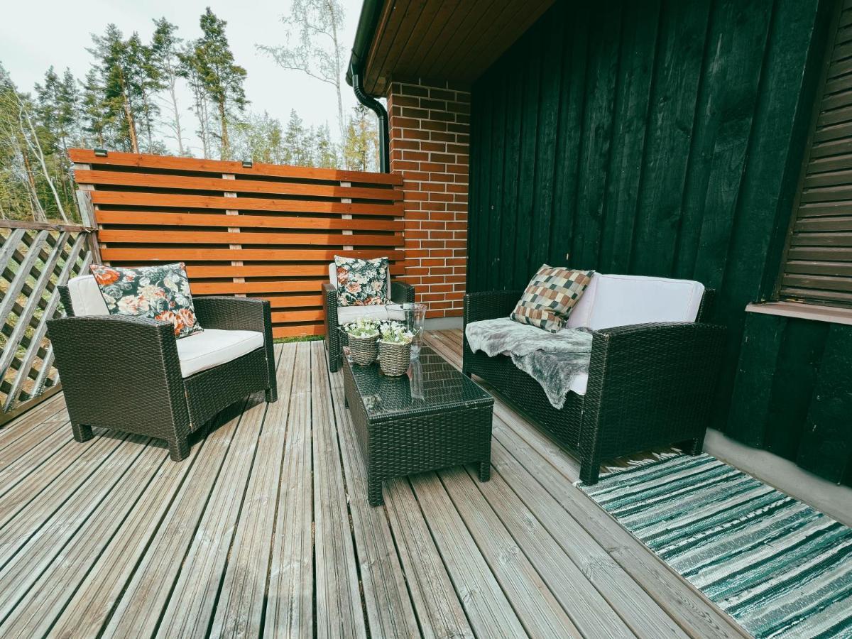 Pieni Lomahuoneisto Ja Ulkoporeallas Apartment Mynamaki